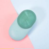 /ODM Silicone Face Scrubber Exfoliator Brush Manual Facial Cleansing Exfoliating Brush Gentle Scrub Wash Face Brush Usb Recharge žalia