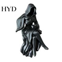 Grim Reaper Figurine Gothic Hooded Lady Figurine, 3D Printed Dark Fantasy Shelf Sitter, Home Decor Mysterious Black Robed Women Pouring Tea Sculpture juoda
