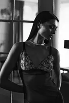 Trikampė bikinio viršutinė dalis su blizgučiais Obsessive