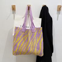 Žiemos mezgimo minkštas audinys Pečių krepšys Zebrų raštas Moteriškas Didelės talpos patogus pirkinių krepšys Shopper Tote Bag KTY 42x4x36cm violetinė