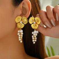 Temu Hot Sale Women's Geometric Earrings Personality Floral Pearl Set Design Stud Earrings Versatile Earrings