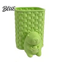 Desktop Pen Holder Capybara Holder 3D Printed with Basket Pencil Cup Cute Animal Desk Organizer for Makeup Brush Stationery Multifunctional šviesiai žalios spalvos
