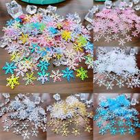 200/300 PC Vakarėlio dirbtinio sniego papuošimai Konfeti snaigių papuošalai Namų vestuvių dekoras 1.5cm balta