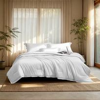 Mercure Home Textiles 'Mountain Mist Dream' Antibacterial Summer Quilt