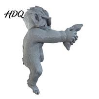 Office Desk Ornament Cool Monkey Figurine Computer Monitor Decor Funny Statue Ornament Decorative Artistic Room Decoration with Banana for pilka
