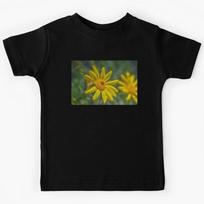 Ladybug on Daisy painted effect, Lady bug on yellow daisy Kids T-Shirt 170