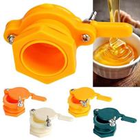Plastic Honey Extractor Machine Tap Bottling Function Gate Valve Design Gate Valve Extractor Durable Extractor Mechanism White