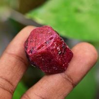 Limited Red NATURAL Ruby 132.90 Ct CERTIFIED Uncut Raw Loose Gemstone 23.8 mm raudona