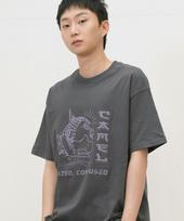 Camel Walk Dazed Buddha Short Sleeve T-Shirt (Charcoal) Charcoal/L