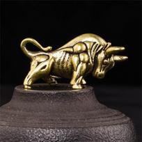 Mini Retro Žalvario Volstrito Buliaus Statula Skulptūra Rankų Žaislas Dovana Raktų Pakabukas Ornamentas Namų Biuro Stalo Dekoratyvinis Ornamentas 1pc