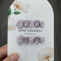 10pcs handmade Y2K press-on nails, hand-painted gold flowers & 3D purple cat eye, short square false nails, ideal for daily wear & holiday gifts. XS