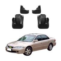 4 vnt. Automobilio purvasaugiai Purvo atvartai Purvasaugiai Automobilio purvasaugiai Suderinami su Honda Accord 1998 1999 2000 2001 2002 BT-07 juoda