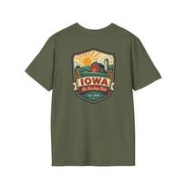 Iowa Retro Travel Badge T-Shirt | Vintage Mid-Century Cornfield Tee | IA Hawkeye State Souvenir Road Trip Gift M