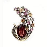 Luxurious Shiny Brooch European and American Style Alloy Brooch, Elegant and Luxurious, Shiny Brooch, Fashionable raudona
