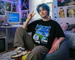 Frutiger Aero T-Shirt, Y2K Webcore Graphic Tee, Internet Paradise Dolphin Shirt, Retro Futuristic Vaporwave Aesthetic L