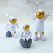 Kosminis torto papuošalas Vaikams Vaikų Gimtadienio Šventės Dekoras Astronautas Tortams Ornamentas Kosmonautas Visata Gimtadienio Torto Dekoracija gray