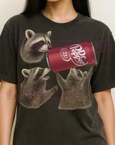 Raccoon Holding Dr Pepper T-Shirt, Funny Raccoon Meme Tee, Dr Pepper Shirt, Vintage Humor T-Shirt, Quirky Raccoon Tee M