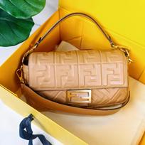[Pre-Owned] Baguette Gold Buckle Monogram FF Pattern Napa Leather Handheld Crossbody Shoulder Bag - Excellent #X8KDRN ONE SIZE