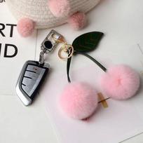 Fluffy Pompom Ball Keyring Bag Pendant Fur Ball Keychain Fashion Cherry Keychain  Handbag šviesiai rausvos spalvos