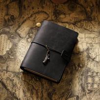 Handmade Leather Spiral Traveler's Notebook Passport Size 13.5x10.5cm Stamped Logo Full Grain Cowhide Refillable Pocket 100 raudona