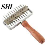 Wheel Hole Puncher Pizza Needle Roller Non-stick Labor-saving Wood Tasty Kitchen Gadget Bread Pastry for Baking šviesiai ruda spalva