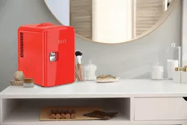 „ELLE Home“ ESDAF101RDEU 4 l raudonas mini šaldytuvas