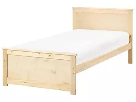 Viengulė lova iš pušies masyvo DAUPHIN 90 x 200 cm, šviesiai ruda