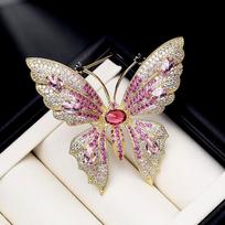 SUYU Copper Inlaid Cubic Zirconia Lovely Temperament Butterfly Brooch Fashion Women's Coat Suit Pin Accessories Gift raudona
