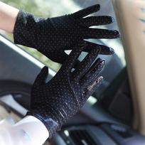 Etiquette 1Pair Summer Spring Spandex Elastic Driving Gloves Sunscreen Women Gloves Dots Gloves juoda