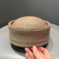 Classic 100% Natural  Raffia Berets Fashion Pillbox Hat Circle Concave Top Berets French Summer Sun Hats Wedding Luxury Fadora 54-58cm ruda