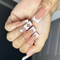 24Pcs Press On Nail Set Long Square French Flower Bows Stick on Nail False Nail for Women Party Date Nail Accessories 1