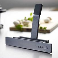 Staub Black Pan Lid Holder