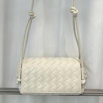 Nauja pintos karvės odos rankinė maža kvadratinė rankinė pagalvės formos rankinė pirkinių krepšys per petį messenger rankinė rankinė moteriška rankinė 22cm*11cm*10cm smėlis