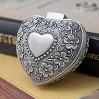 Senovinė gėlių žiedų apyrankių organizatorius širdelės formos žiedų smulkmenų laikiklis Kalėdinė dovana heart shaped