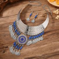 Antique Style Choker Emerald Green Stones Hanging Coin Necklace for Boho Punk Accessory