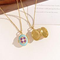 Inlaid Rhinestones Photo Locket Pendant Necklace Openable Gold Clavicle Chain  Women Style 1