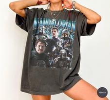 Mandalorian Shirt, Vintage 90s Bootleg Din Djarin Graphic Tee, Retro Pedro Pascal Unisex T-Shirt, Sci-Fi Movie Tee, Star Wars Fan Gift M