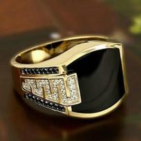 Classic Gold Color Metal Men's Ring with Inlaid Black Stone Punk Style Suitable for Engagement Wedding Luxury Jewelry AVE 7 auksas