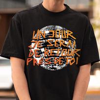 Disco Elysium T-Shirt:    Un Jour Je Serai De Retour Près De Toi  Quote Shirt S