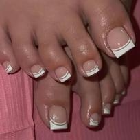 Short Glossy European 24-Piece Foot Armor Classic Fashionable White French Line Design Wearing Nail Free jelly glue + rubbing strips