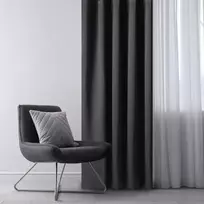 Juoda blackout užuolaida su klostėmis AmeliaHome 140 × 260 cm