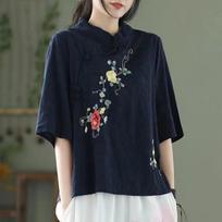 Large-size Stand Collar Oblique Embroidered Retro Tand Button Solid Color Pullover Mid-sleeved Cotton Linen Short Top for Women's Summer Clothing M tamsiai mėlyna spalva