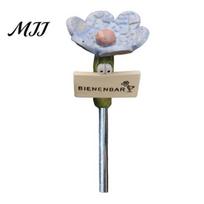 Soil Insertable Water Station Flower Shaped Insect Feeder Stake, Resin Garden Drinker with Pollinator Friendly Courtyard Decor Metal Ground mėlyna