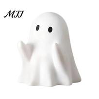 Cute Desktop Ornaments for Home Halloween Middle Finger Ghost Figurine Pen Holder, Spooky Gesture Resin Small Desk Storage Pencils Stand, Ornaments,