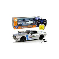 Sportinis automobilis 1:16 mastelio R/C su sidabrinėmis ir mėlynomis juostomis
