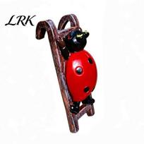 Indoor Gardening Gift Cartoon Animal Ladder Pot Hanger Ornament, Resin Turtle Ladybug Bee Plant Climbing Decor, Weatherproof Garden Craft Cute A