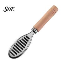 Kitchen Seafood Tool Fish Scale Planer, Durable Stainless Steel Non-slip Wood Handle Scaler, Manual Scaler High Efficiency Gills Scales Removal Tool,