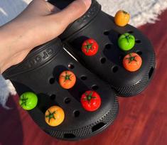 DIY Detachable Shoe Kit 8-Pack for Clog Shoes and Hole Sandals - Decorative Accessories for Garden and Beach Slides One Size raudona