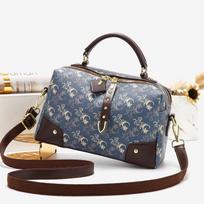 Bag messenger bag women's 2025 new handbag shoulder women's bag small square bag middle-aged mother senior sense women's bag