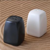 Japanese Simple Black White Ceramics Seasoning Bottle Set Porcelain Pepper Shaker Salt Spice Tank Home Kitchen Supplies